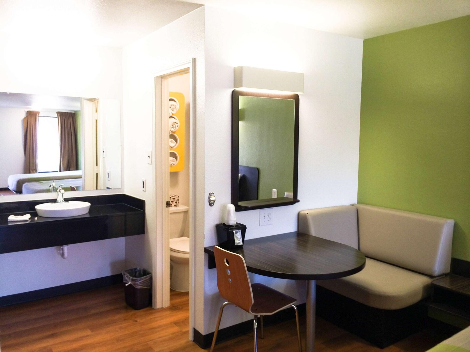 Motel 6-Longview, Tx - North エクステリア 写真